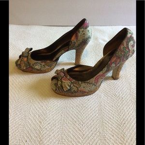Unlisted by Kenneth Cole ‘I’m Spending’ Paisley High Heel Shoes Size 9